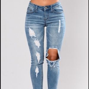 FASHION NOVA distress Jean  BRANDNEW